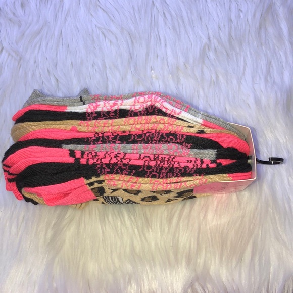 2 FOR $25 💕Betsey Johnson 10 pack socks - Picture 3 of 7